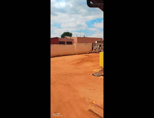 2 BEDROOM HOUSE FOR SALE IN TEMBISA EXT 7